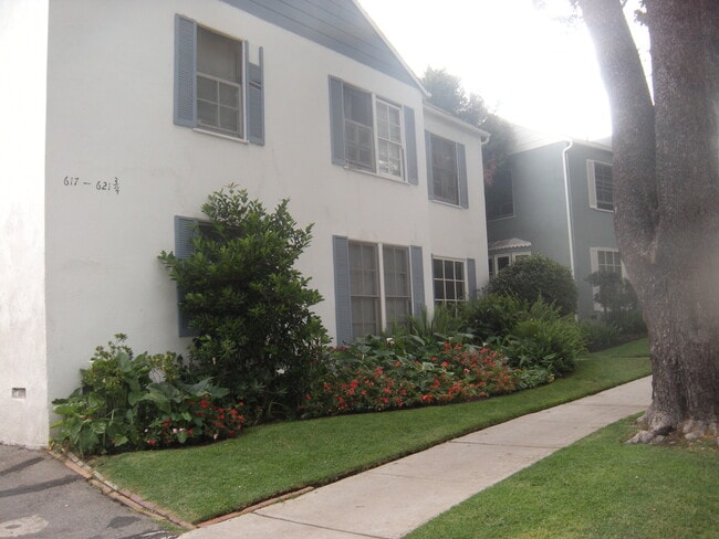 Building Photo - 617 Kelton Ave