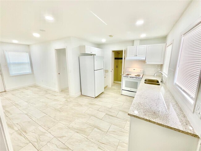 Building Photo - 2117 Calusa Trail