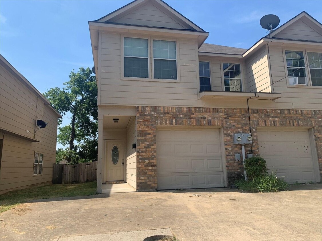 Primary Photo - 904 Drexel St