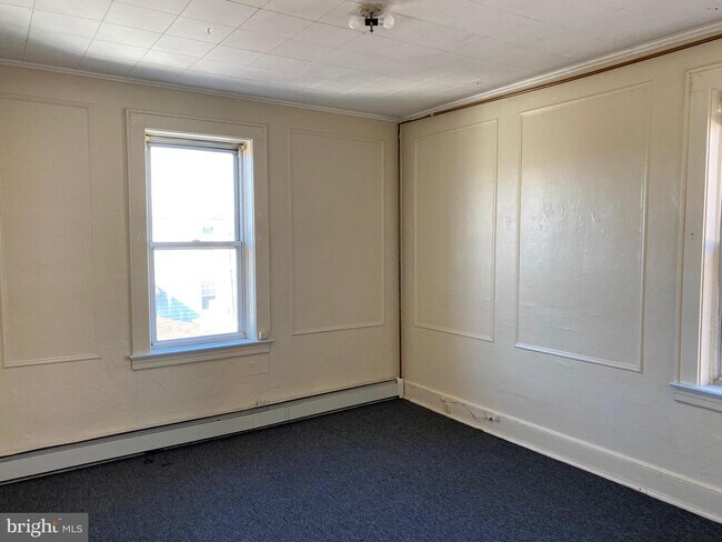 Building Photo - 502-504 N 13th St