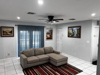 Building Photo - 548 NW 2nd Way