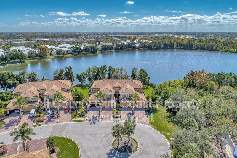 Foto del edificio - 211 Red Fox Ct