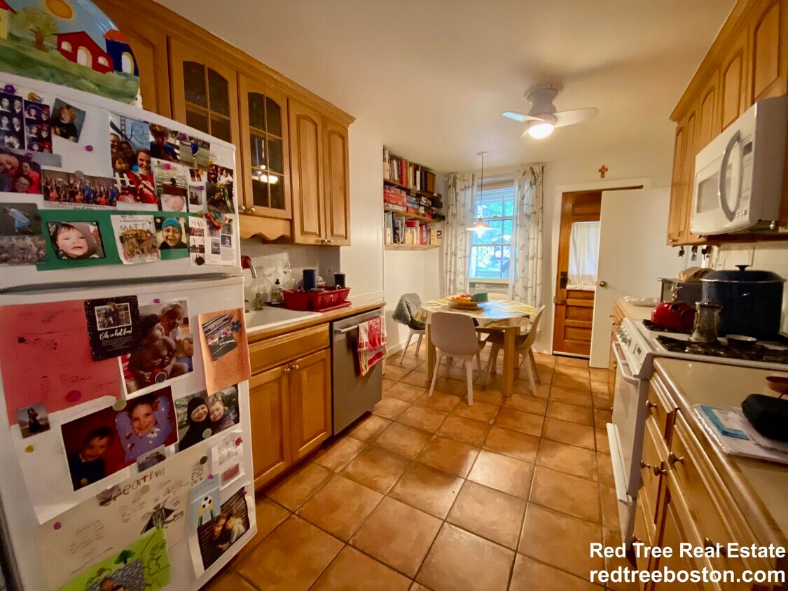 Primary Photo - 17 Perry St