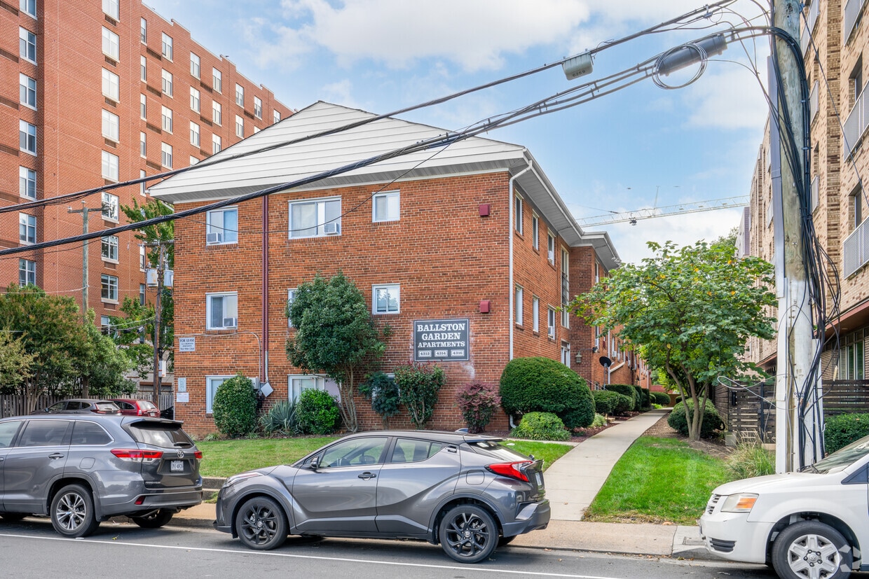 Primary Photo - Ballston Garden Apartments
