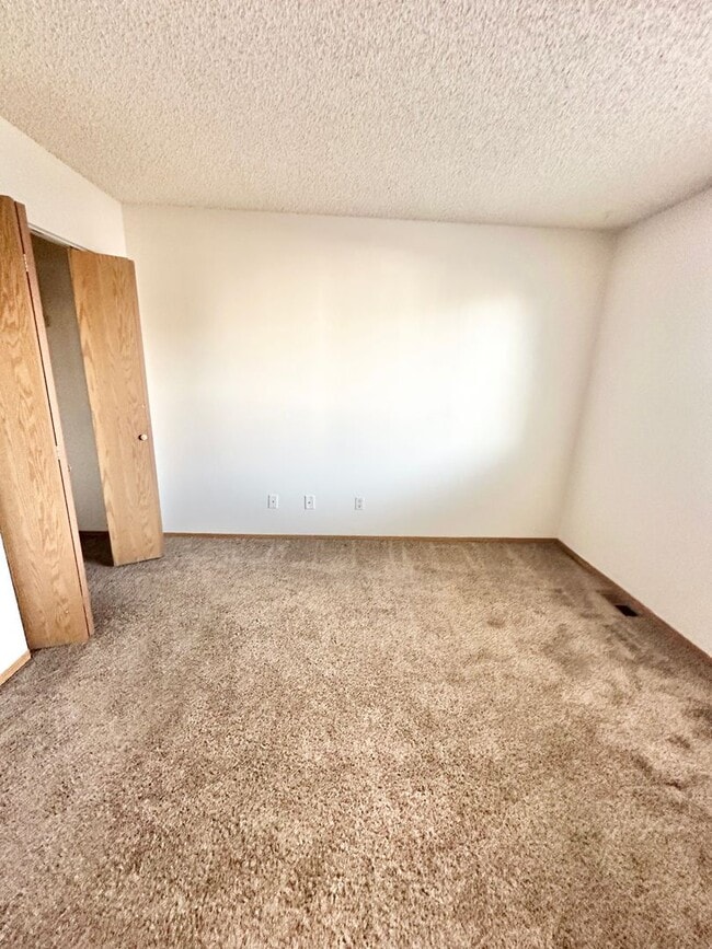 Building Photo - 1329 Soaring Eagle Dr