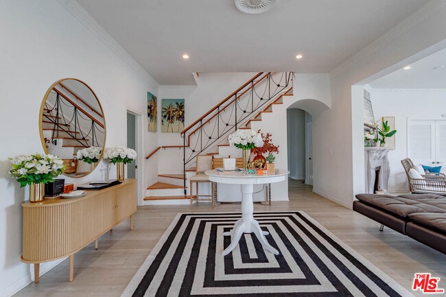 Foto del edificio - 508 N Canon Dr