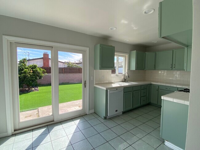 Building Photo - 4114 W 182nd St