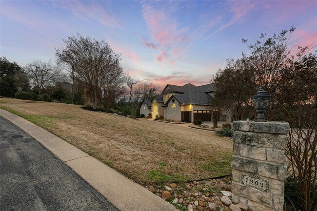 Foto del edificio - 7905 Brightman Ln