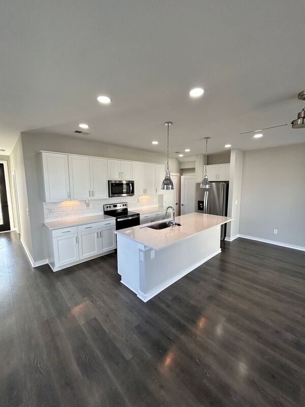 Building Photo - 600 Mason Ward Pl