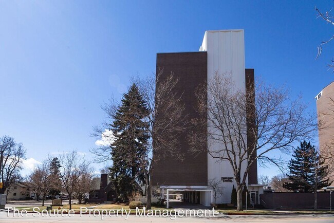 Building Photo - 421 S Howes St