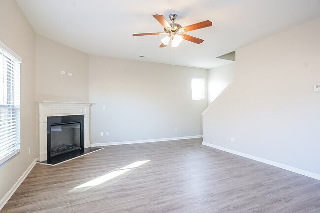 Building Photo - 8581 Braylen Manor Dr