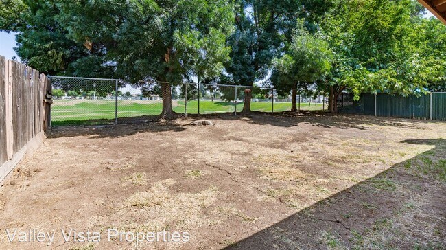 Foto del edificio - 3 br, 2 bath House - 940 Sterling Ave.