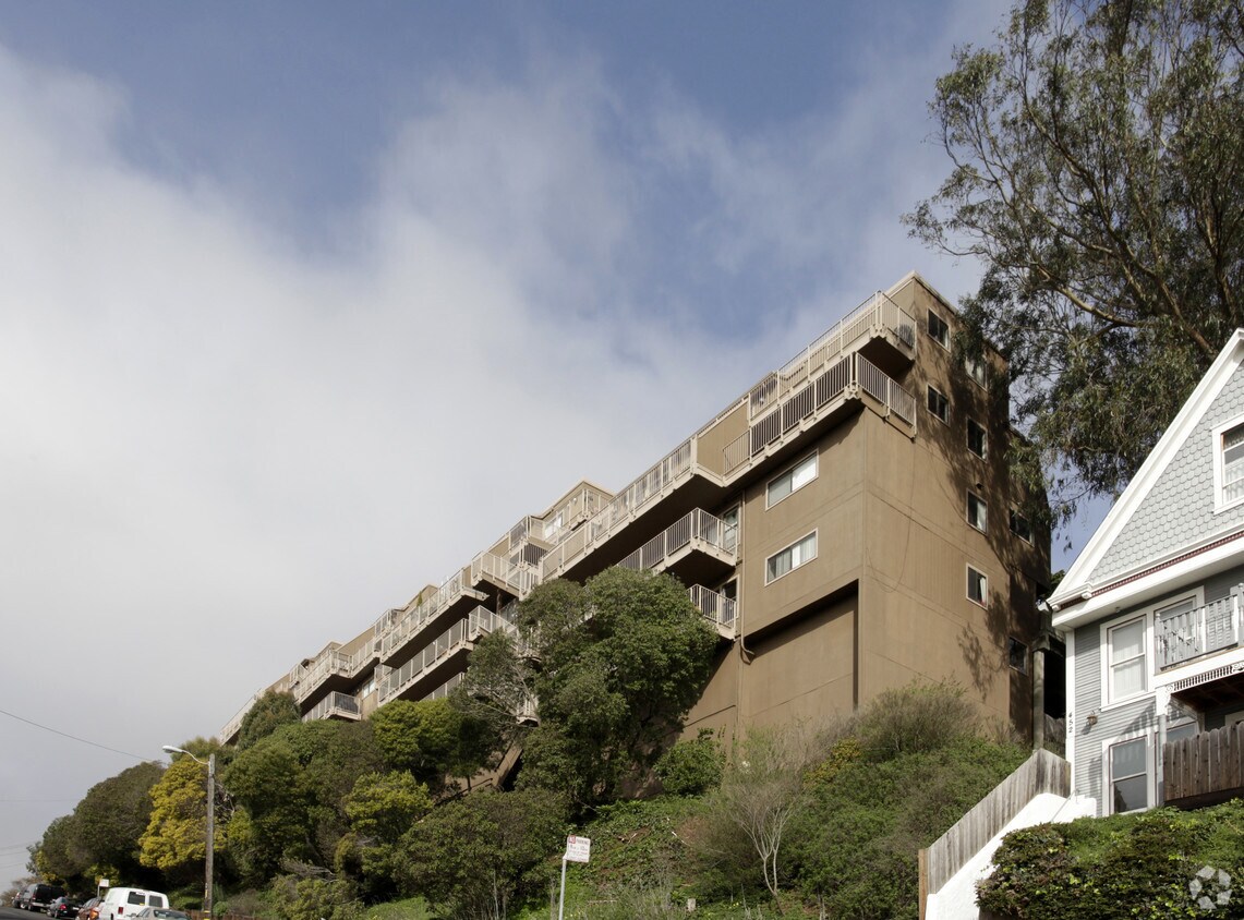 Foto del edificio - Fairmount Hill Apartments