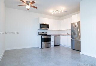 Building Photo - 120 NE 71st St