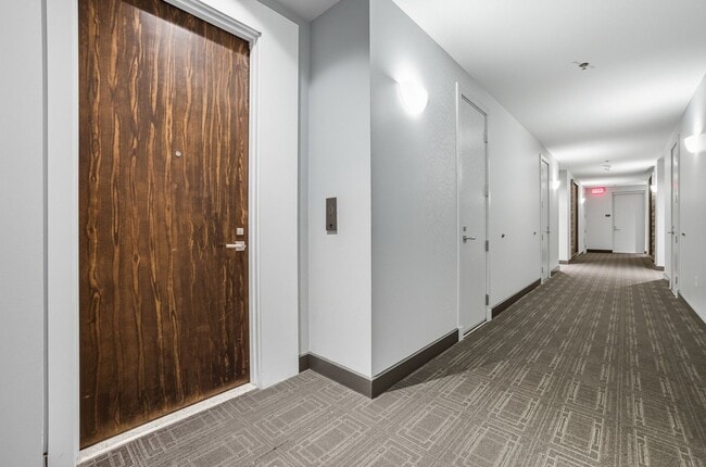 Foto del edificio - 6th Floor 2-Bedroom Condo with Stunning Las Vegas Strip Views