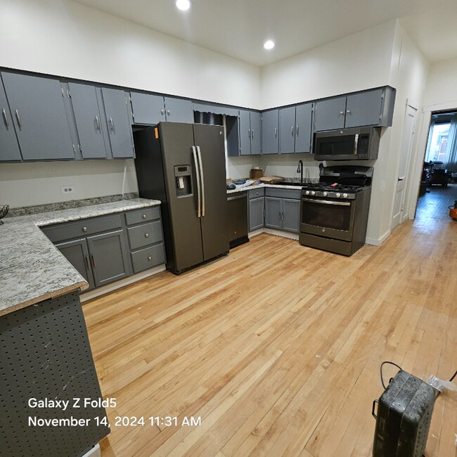 Foto del edificio - 2453 N Marmora Ave