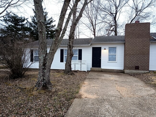 Building Photo - 303 Fleetwood Dr