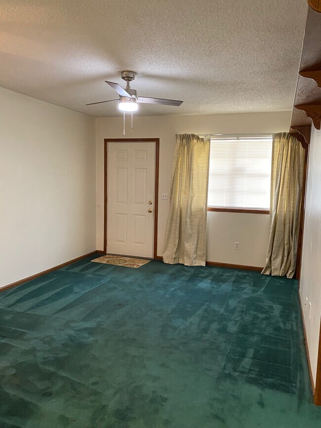 Building Photo - 3332 SW 51st St