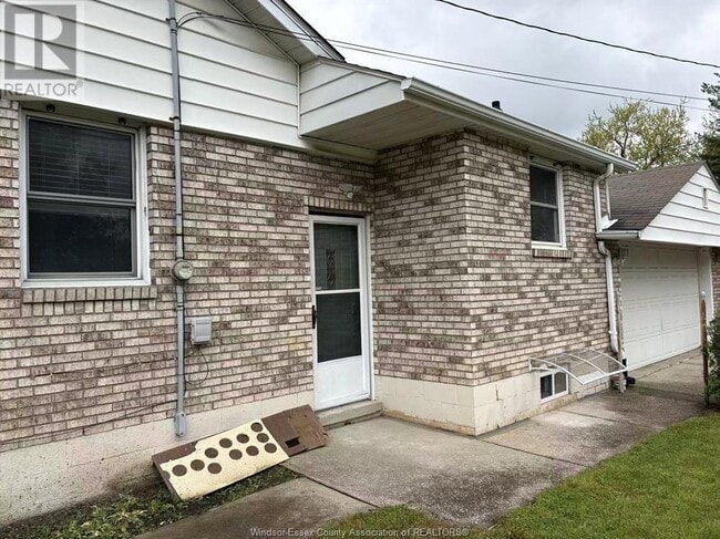 Building Photo - 3190 Morris Dr