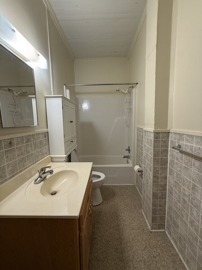 Building Photo - 211 Wilkerson St