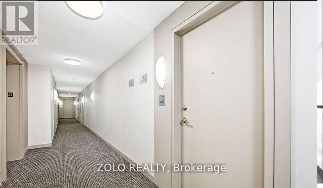 Photo du bâtiment - 36 Lee Centre Dr