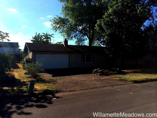 Building Photo - Magnificent 3 Bedrooms, 2 Bathrooms House ...