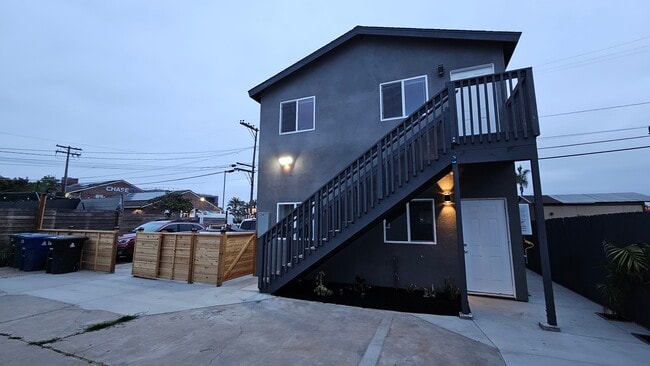 Building Photo - 520 Otis St