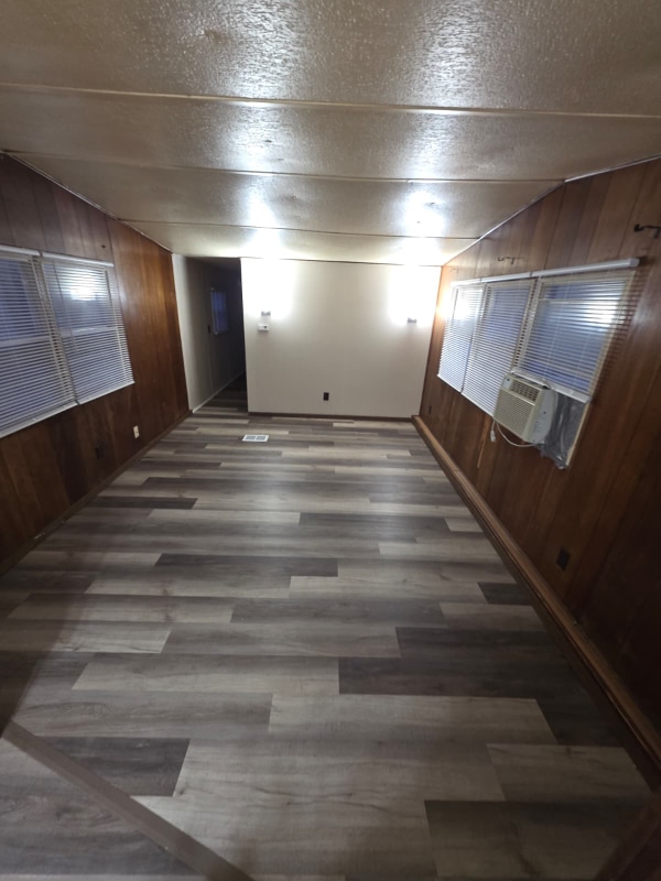 Building Photo - 4744 Ellsworth Ln