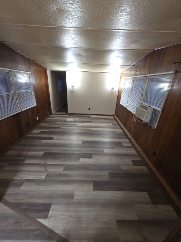 Foto del edificio - 4744 Ellsworth Ln