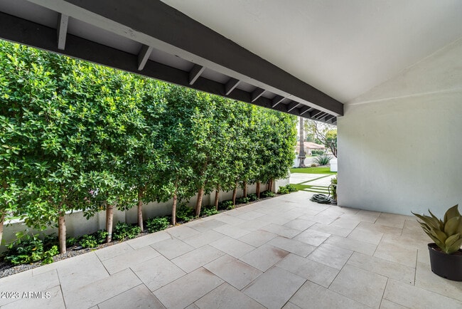Foto del edificio - 8618 N Timberlane Dr