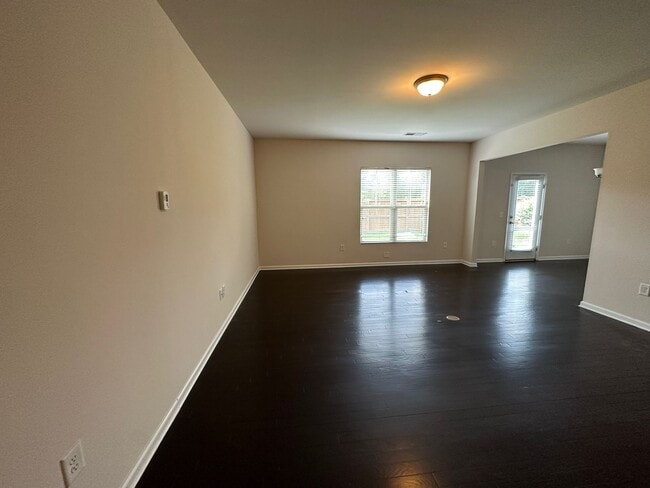 Building Photo - 611 Brier Crossings Loop