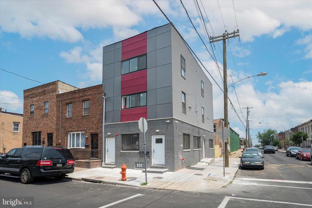 Primary Photo - 2657 E Clearfield St