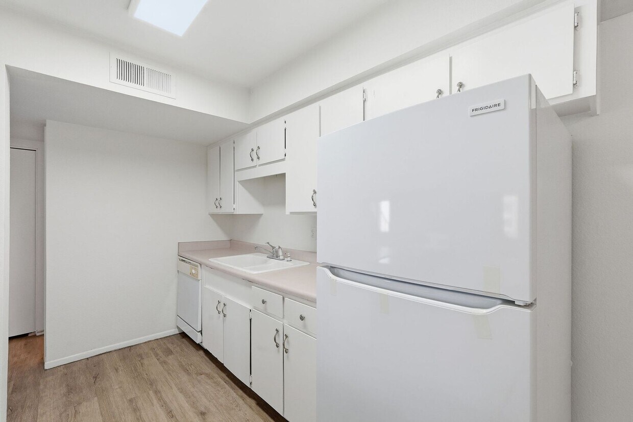 Ready to Move In - Two Bedrooms! - Ready to Move In - Two Bedrooms!