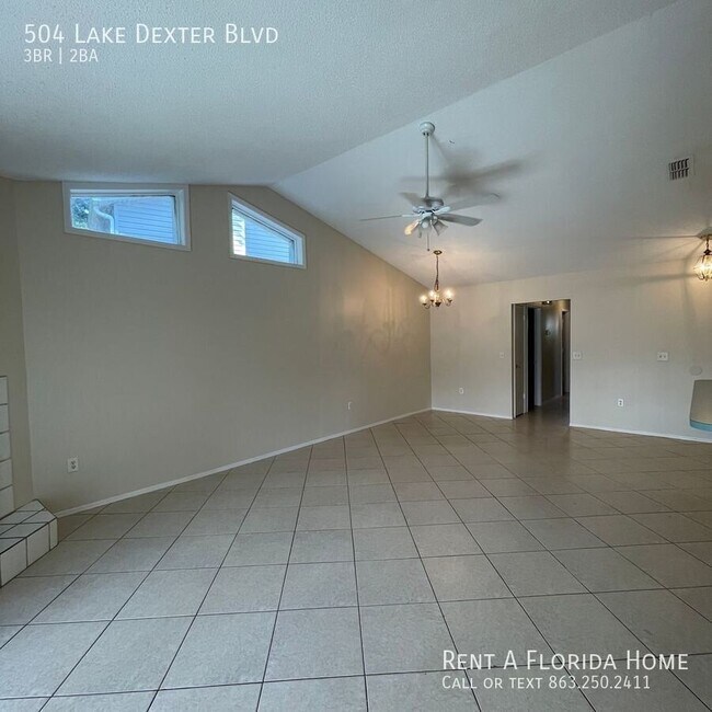 Foto del edificio - 504 Lake Dexter Blvd