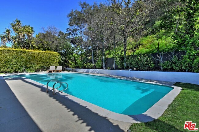 Foto del edificio - 3744 Cody Rd