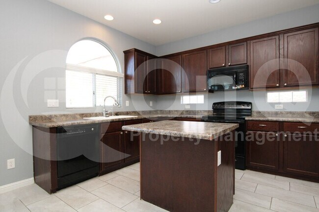 Building Photo - 4842 W Donner Dr