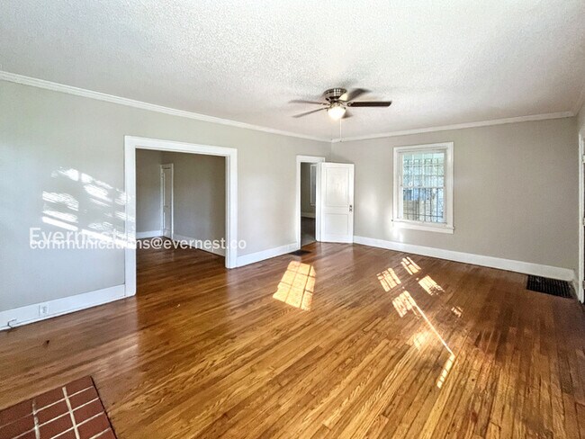 Foto del edificio - 2516 Duncan Ave