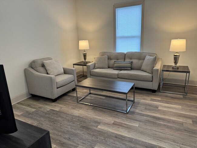 Foto del edificio - Fully Renovated Home just minutes from Downtown Rock Hill