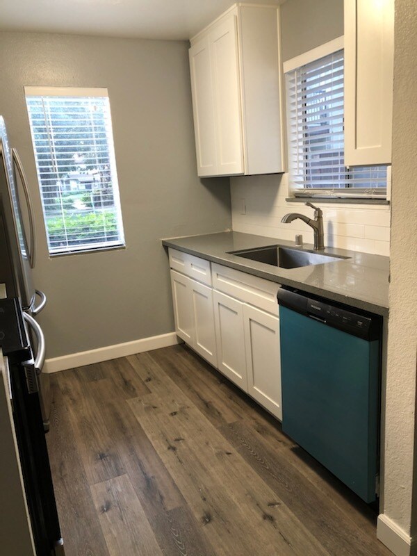 Building Photo - 110 Luna Grande Cir