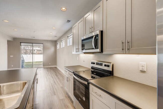 Foto del edificio - 863 Winona Ct