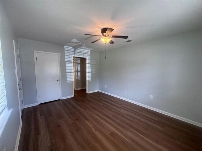 Building Photo - 212 Transcontinental Dr