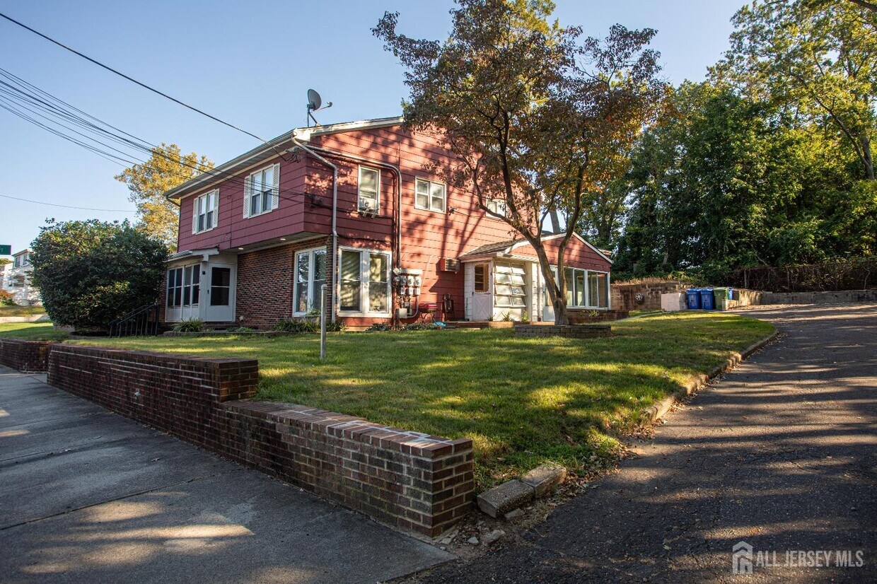 Foto principal - 32 Heston Ave