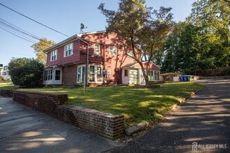 Building Photo - 32 Heston Ave