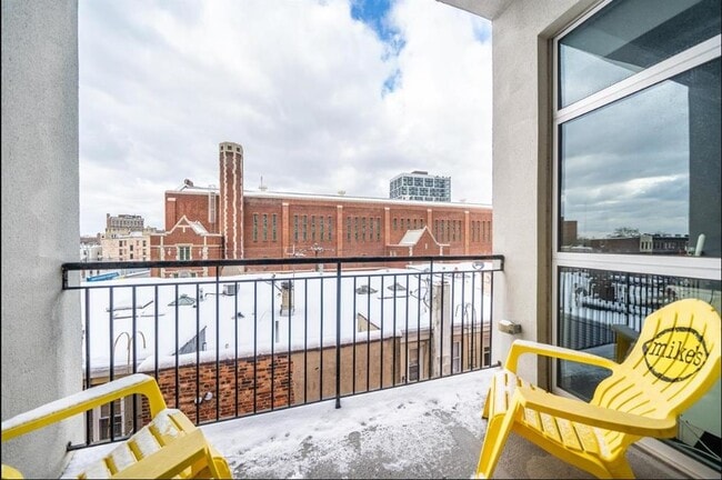 Building Photo - 650 Montgomery St