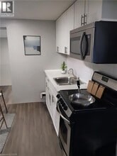 Building Photo - 70 Victoria Ave S Building Photo - 70 Victoria Ave S