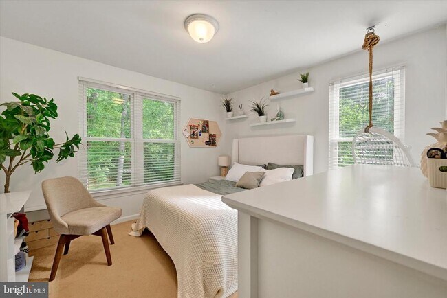 Foto del edificio - 34 Dulaney Hills Ct