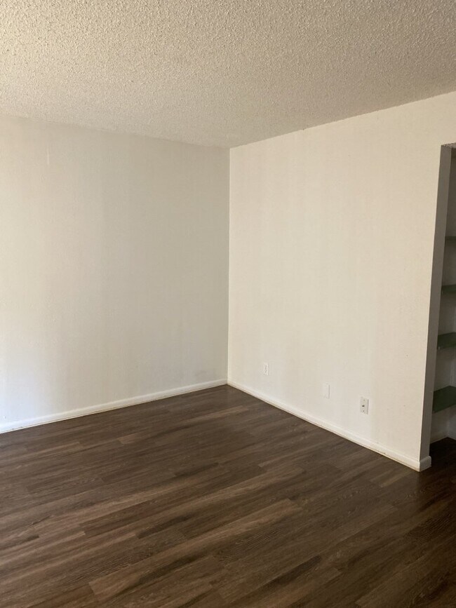 Building Photo - Charming 1BR/1BA in great location! Don't wait!