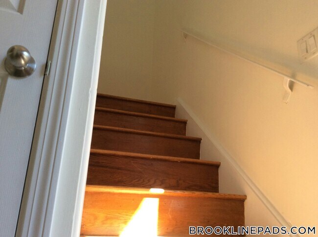 Building Photo - 117 Independence Dr