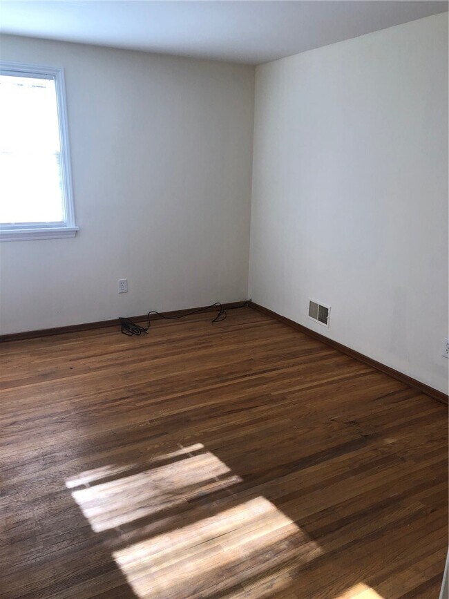Foto del edificio - 214 E Spruce St