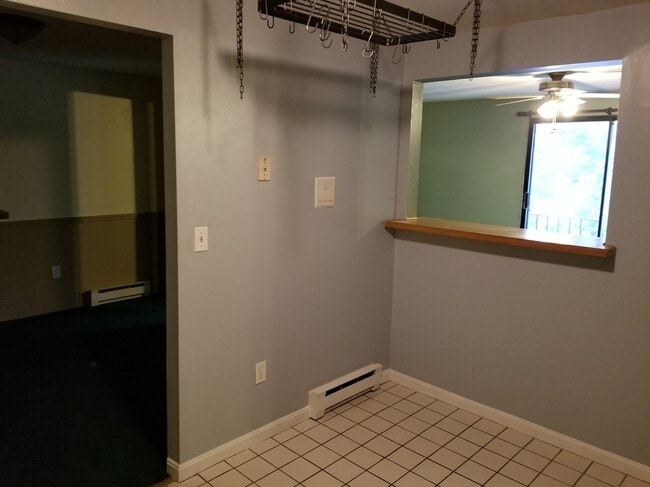 Foto del edificio - 80 English Village Rd